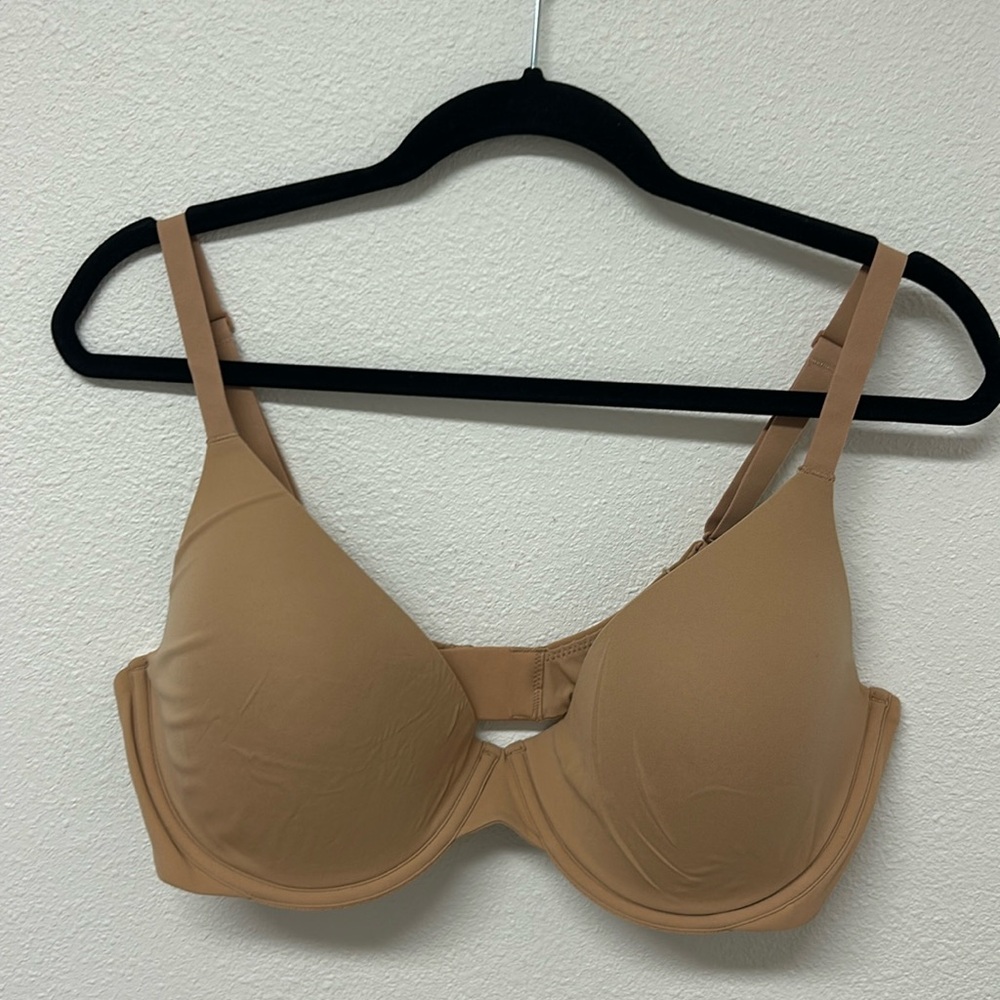 Skims bra NWT 38DD